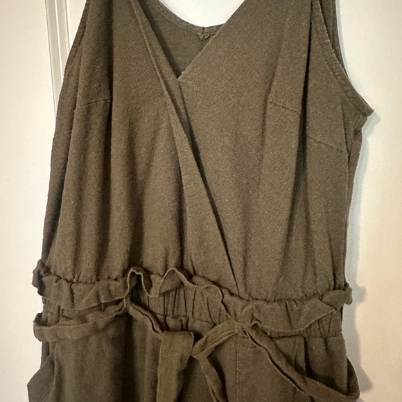 Two jumpsuits - Picture 6 of 8